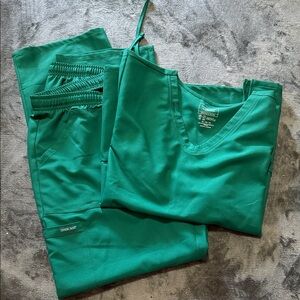 Cherokee Men’s Green Scrub Set - V-Neck Top & Elastic Waist Pants